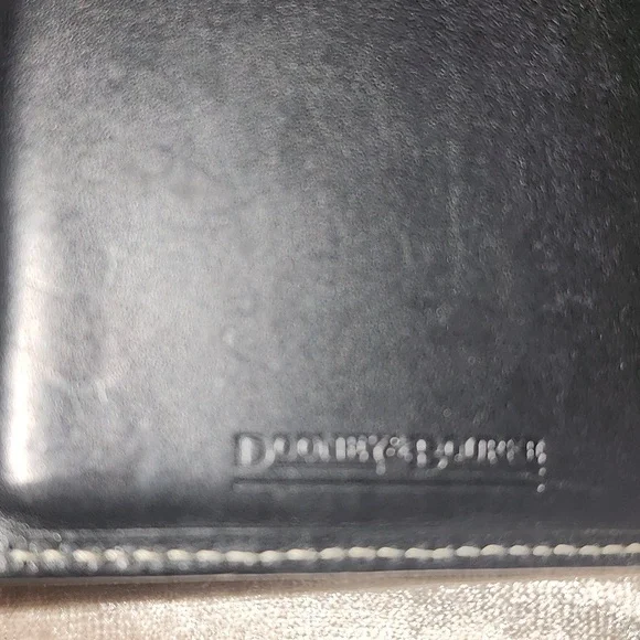 AUTHENTIC Dooney & Bourke trifold wallet-lock closure - Picture 2 of 6